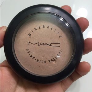 Mac mineralized skin finish in medium
