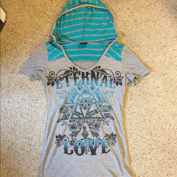 Daytrip hooded Tshirt medium