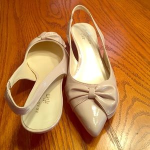 Anne Klein Bow tie heel