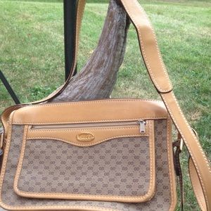 Vintage 70s Gucci cross body purse