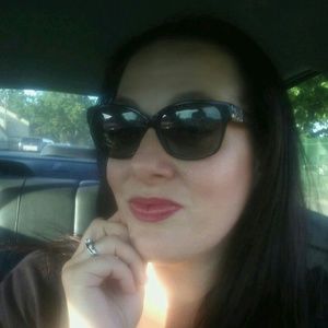 Meet your Posher, Leandra