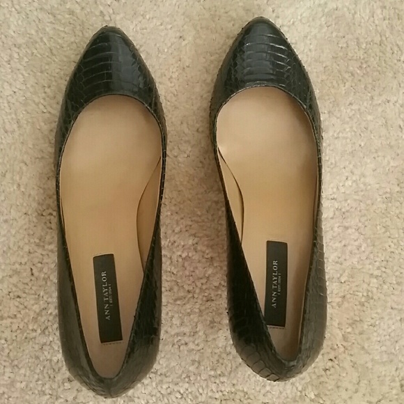 Ann Taylor small heels