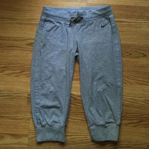 All gray Capri like Nike leggings. 3/4 leg.
