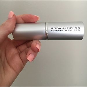 Rodan and Fields Retractable Brush