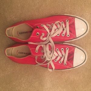 Red Lo-top red converse