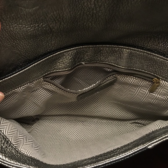 Clutch - Picture 2 of 4