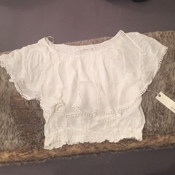 ✨1 left!!! NWT white off the shoulders gypsy top✨ - Picture 3 of 4