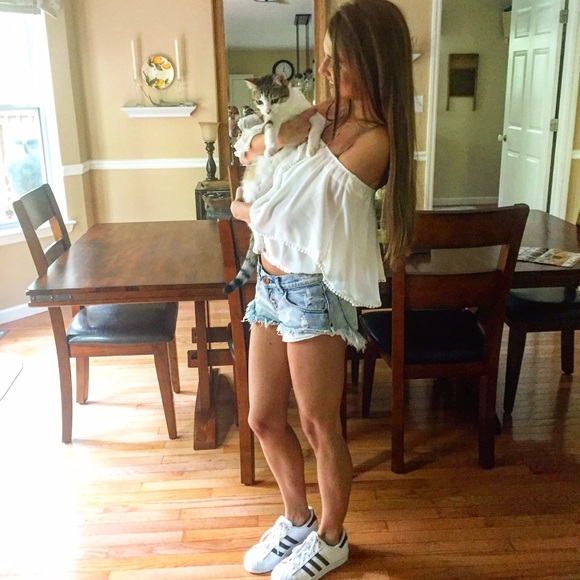 ✨1 left!!! NWT white off the shoulders gypsy top✨ - Picture 4 of 4