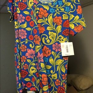 Lularoe BNWT large classic t