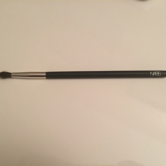 SOLD | NARS Blending eyeshadow brush