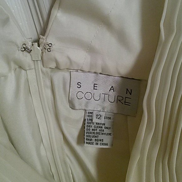 Dress - Picture 4 of 4