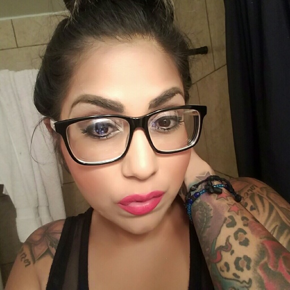 Meet your Posher, Amy - Picture 1 of 1