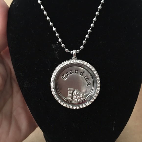 I 💖 grandma floating locket - Picture 1 of 1