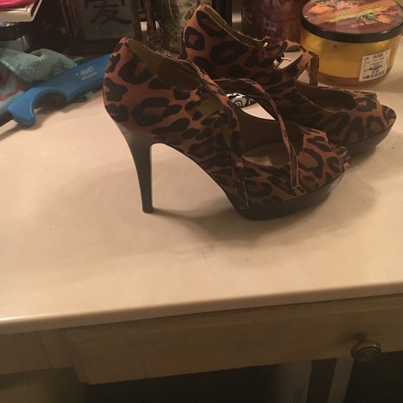 Guess gold and black heels worn once - Picture 2 of 4