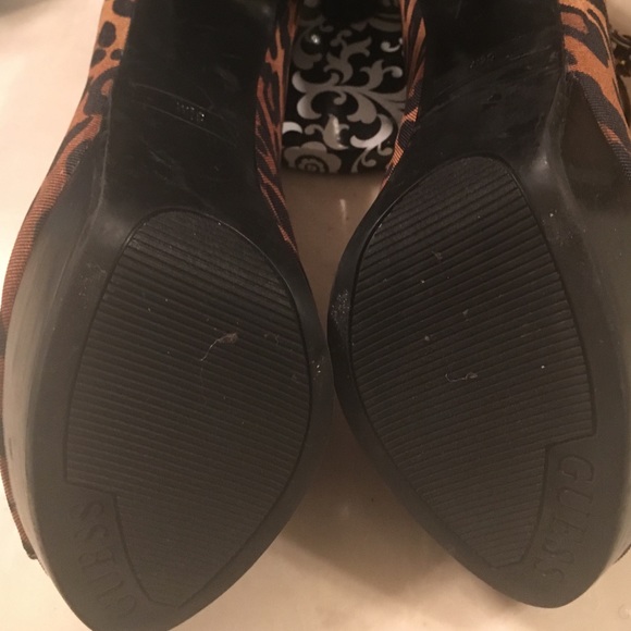 Guess gold and black heels worn once - Picture 4 of 4