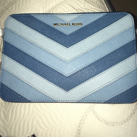 Brand new authentic Michael kors crossbody