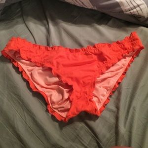 Vs medium ruffle bottom