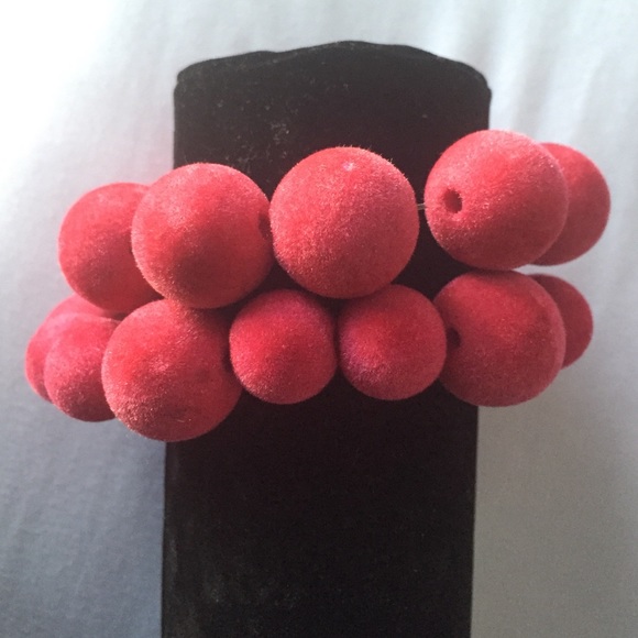 Fuzzy red - Picture 2 of 2