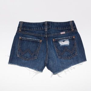 🦃 SALE 🦃 Wrangler Daisy Dukes