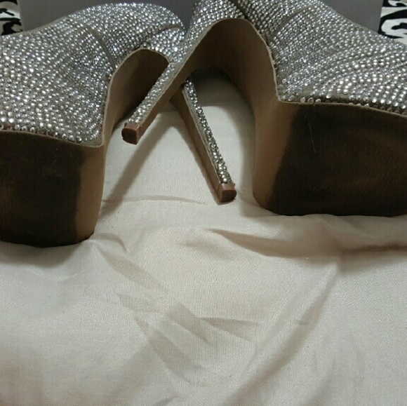 High heels - Picture 2 of 2