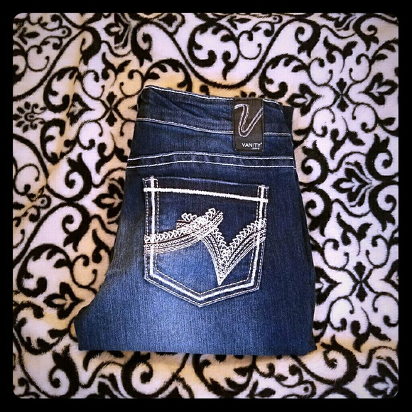 NWOT Vanity bootcut jeans