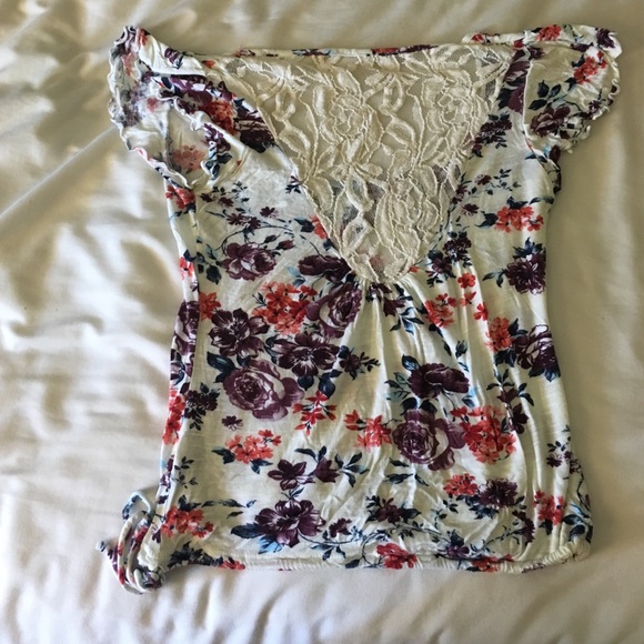 Floral top - Picture 2 of 3