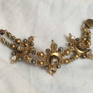 Gold lightweight bracelet