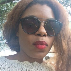 Meet your Posher, Janelle