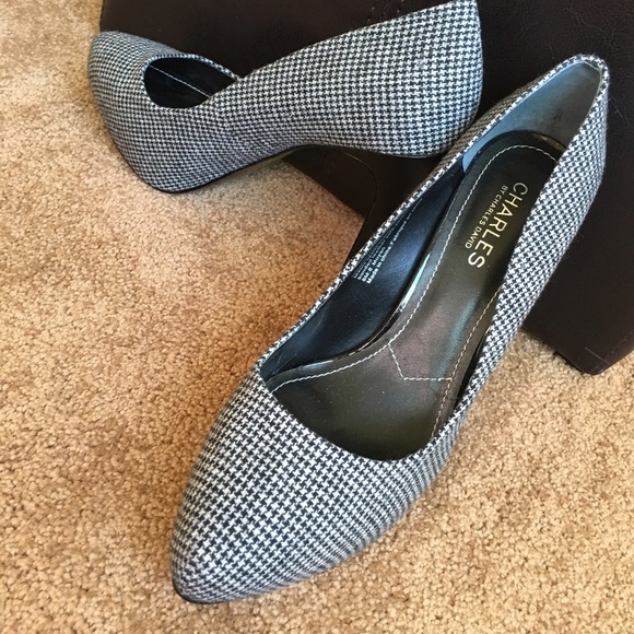 SOLD Chic heel! - Picture 3 of 3