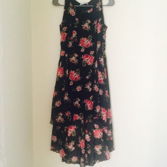 Dresses & Skirts - ♥️High Low ♥️ floral asymmetrical Dress