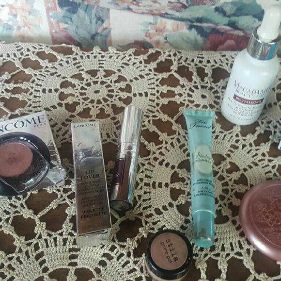 SOLD ON MERC High end makeup lot