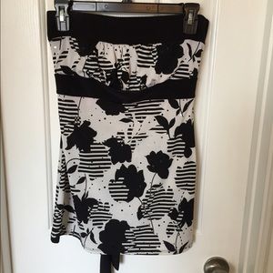 Sexy strapless black & white top