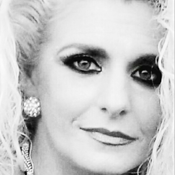 Meet your Posher, Teresa - Picture 1 of 1