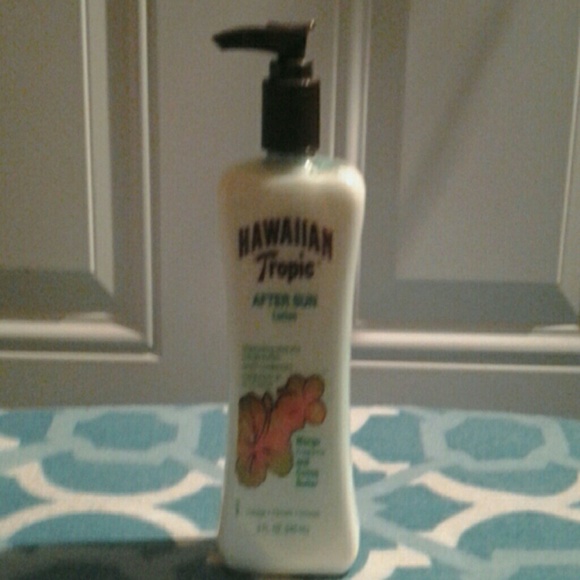 HAWAIIAN  TROPIC  AFTER  SUN  LOTION. NWOT