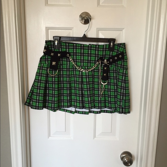 Hot Topic green plaid skirt
