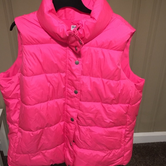 Bright Pink Old navy puffer vest!