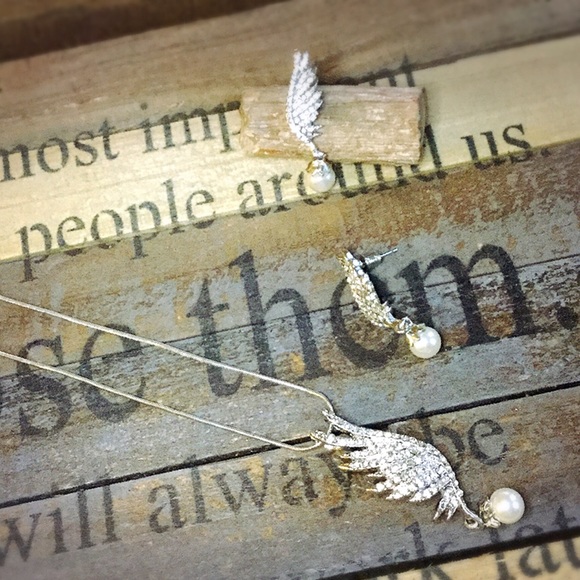 Angel Wings Earrings & Necklace Set