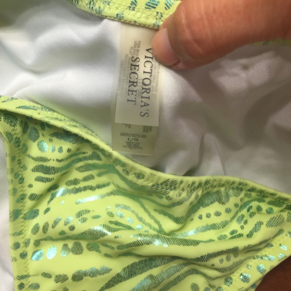 Victoria secret bikini - Picture 2 of 3