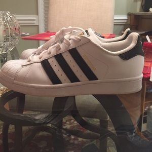 adidas women superstars