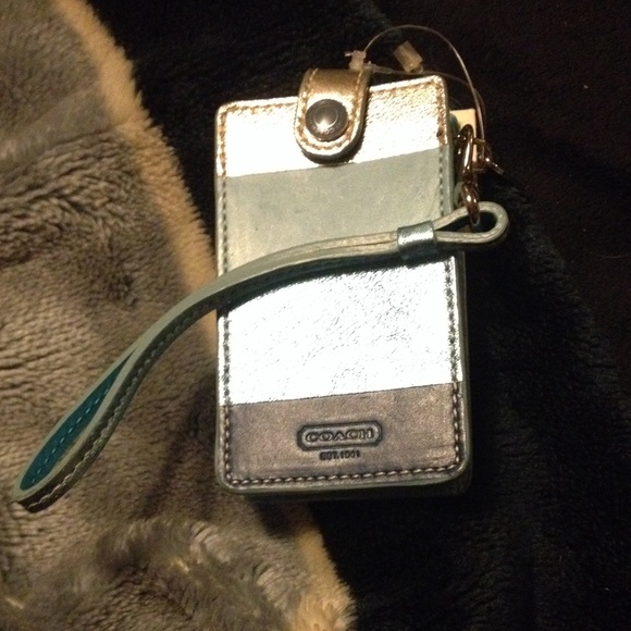 Authentic Coach IPod case - Picture 2 of 2
