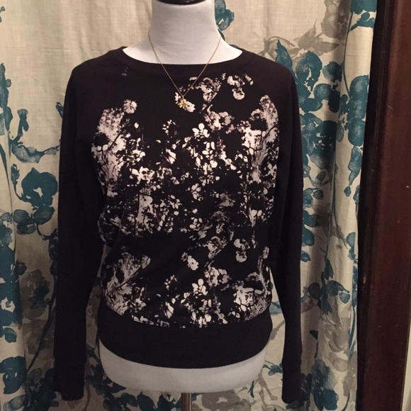 Black and white floral light sweater
