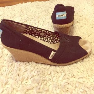 Toms wedges