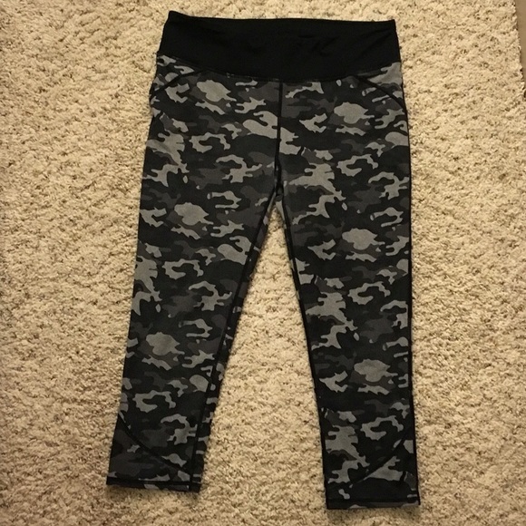 Yoga Pants - Black Camo