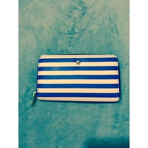 Striped wallet 💙