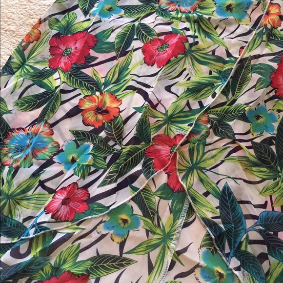 💕Last One💕Floral Maxi swim suit coverup. - Picture 4 of 4