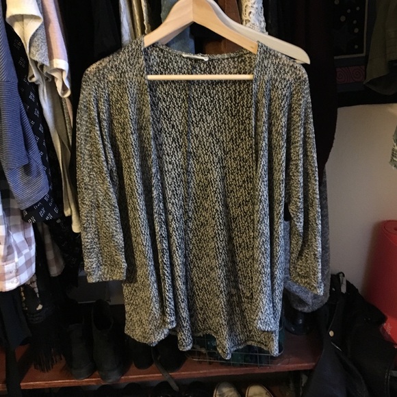 Gray 3/4 sleeve cardigan - Picture 1 of 3