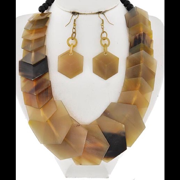 Faux tortoise acrylic statement necklace set new