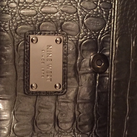 9 West Gray clutch - Picture 2 of 3