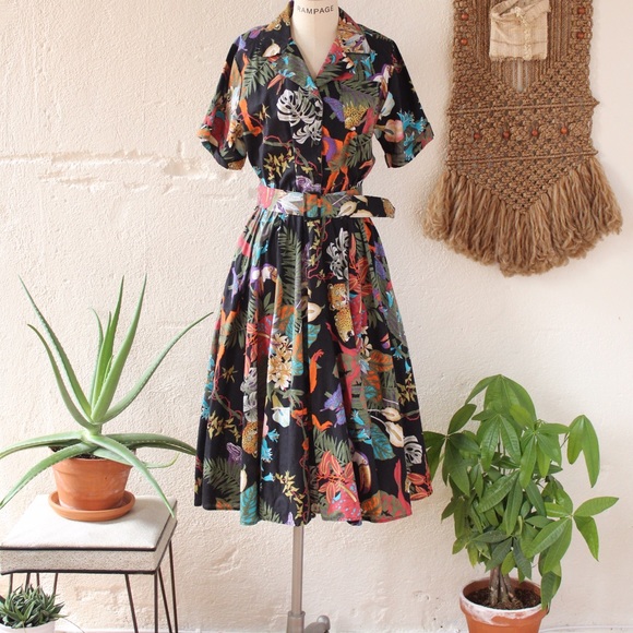 🚫SOLD🚫Vibrant Vintage Tropical Safari Dress