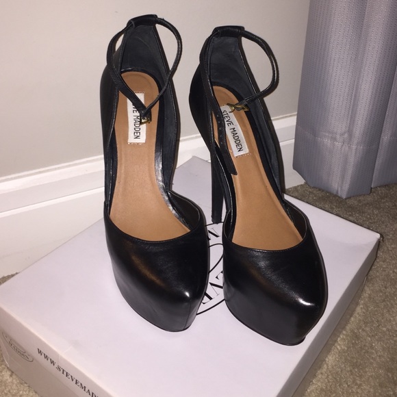 Steve Madden pumps
